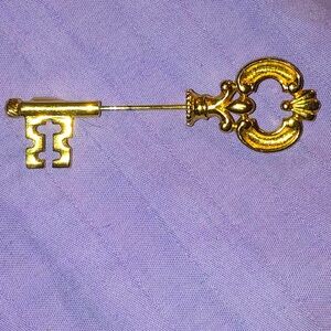 Avon Key Pin
